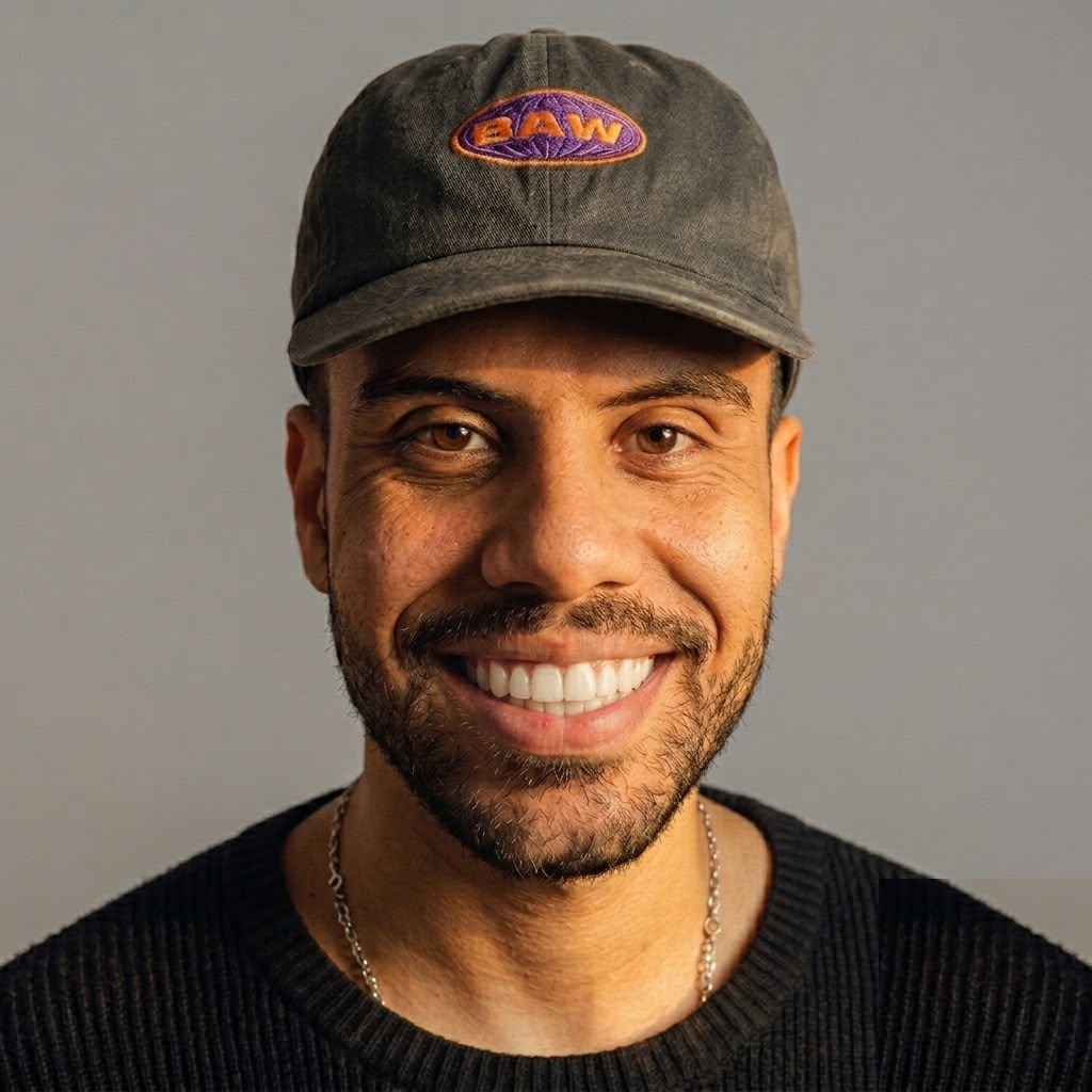 Victor Julião, professor de canto e criador do método PlayVocal
